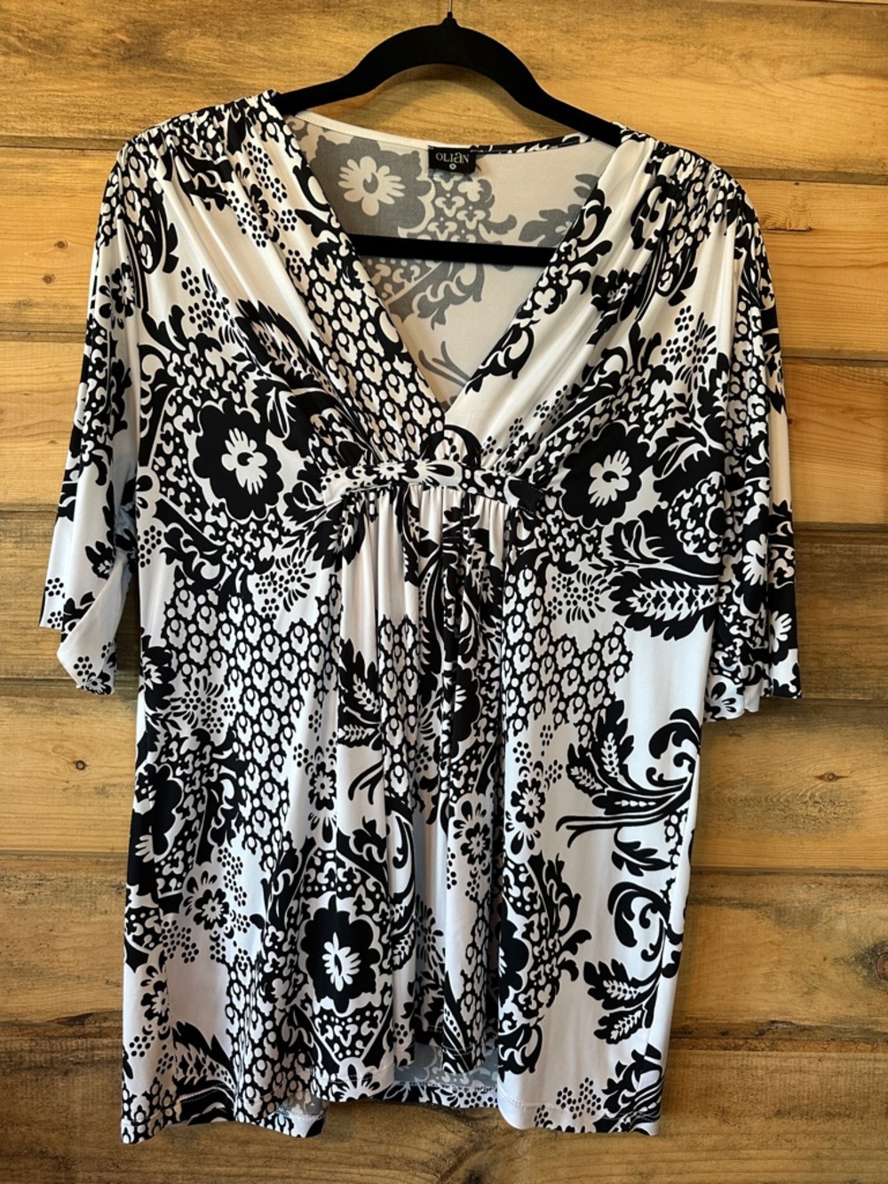 Olian Black and White Floral Tie-Front Blouse